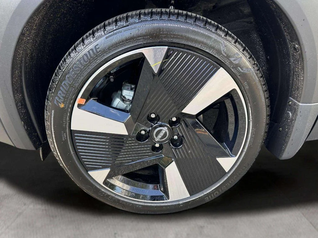 New 2026 Super Black Nissan SR image 9