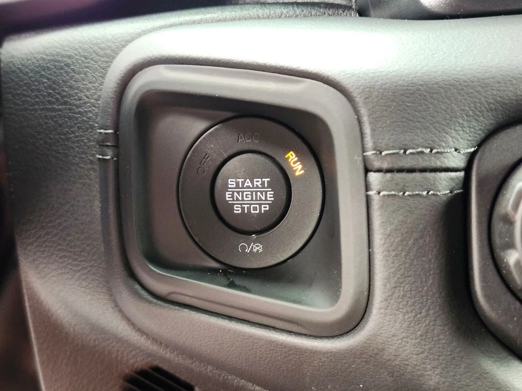 New 2026 Reign Exterior Paint Jeep Sahara image 24