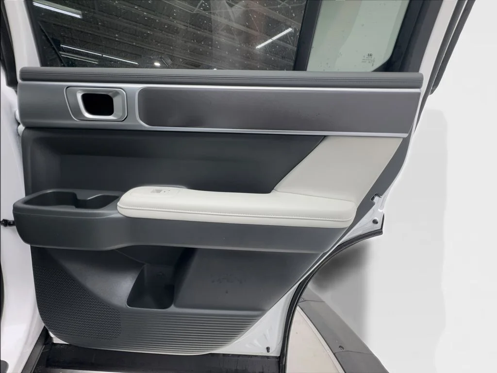 Used 2026 White Hyundai SEL image 31