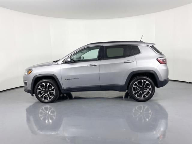Used 2024  Jeep Limited image 4