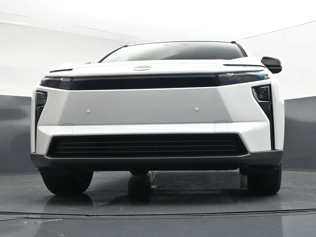 New 2026 Wind Chill Pearl <sup>1</sup> Toyota  XLE image 30