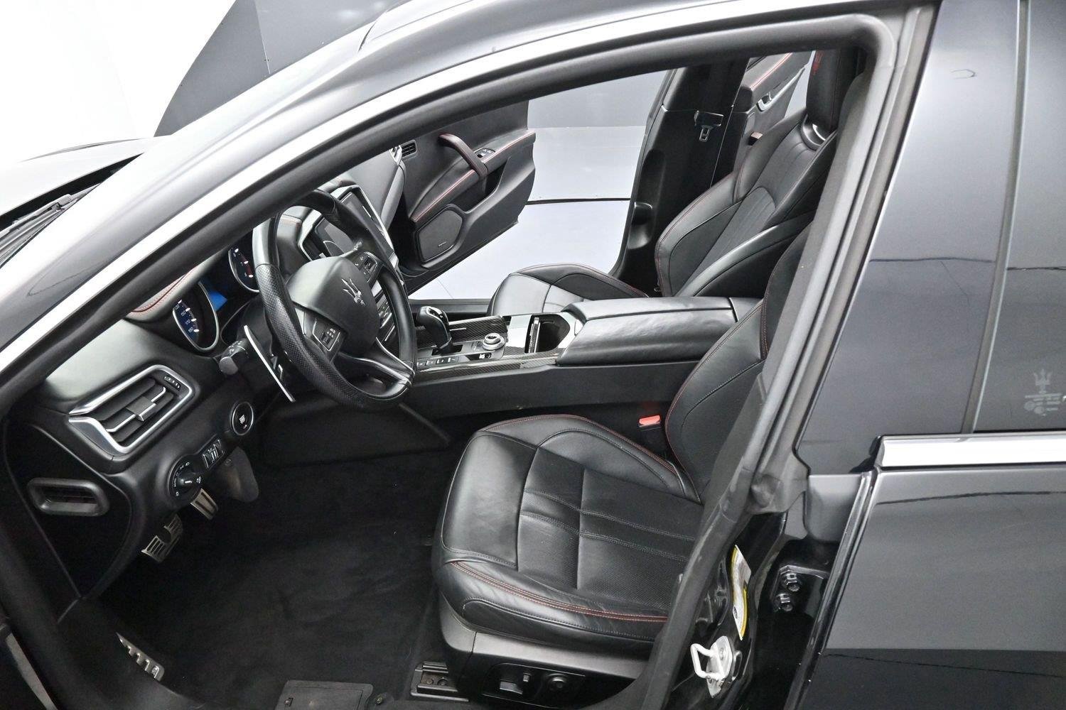 Used 2018 Nero Maserati S GranSport image 11