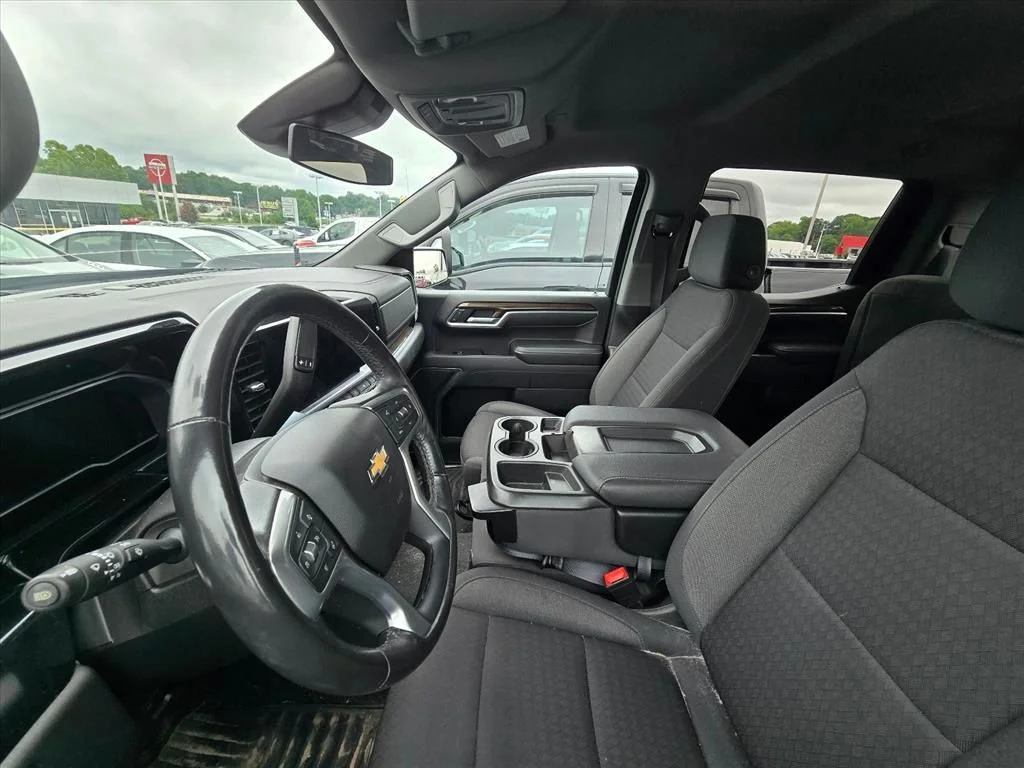 Used 2022 Blue Chevrolet LT image 4