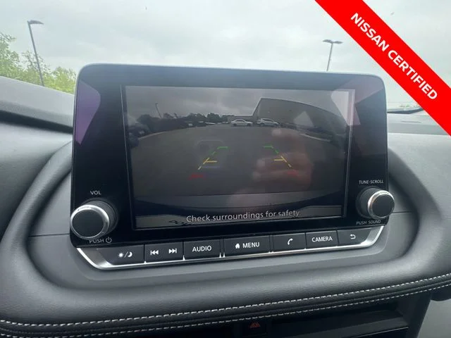 Used 2025 Gray Nissan S image 17
