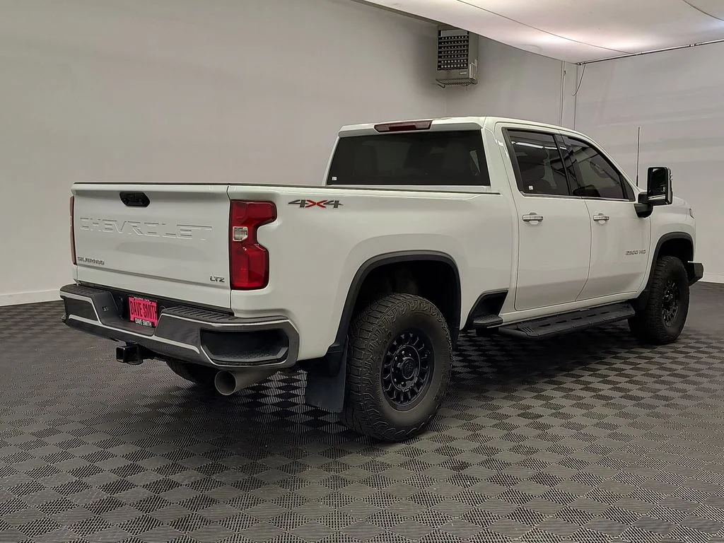 Used 2024 Summit White Chevrolet LTZ image 9