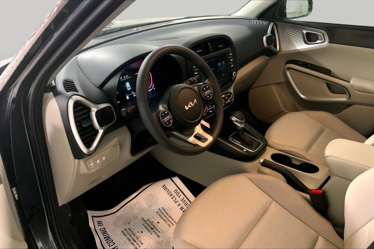 Used 2025 Gravity Gray Kia LX image 17