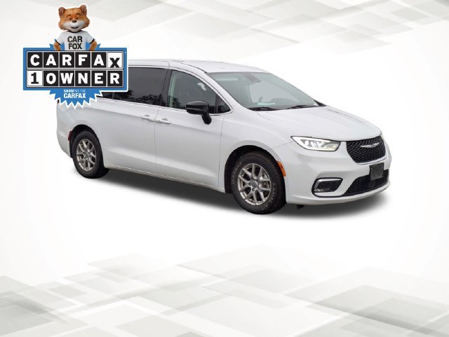 Used 2024 Chrysler Pacifica Touring L with VIN 2C4RC1BG5RR149411 for sale in Bogart, GA