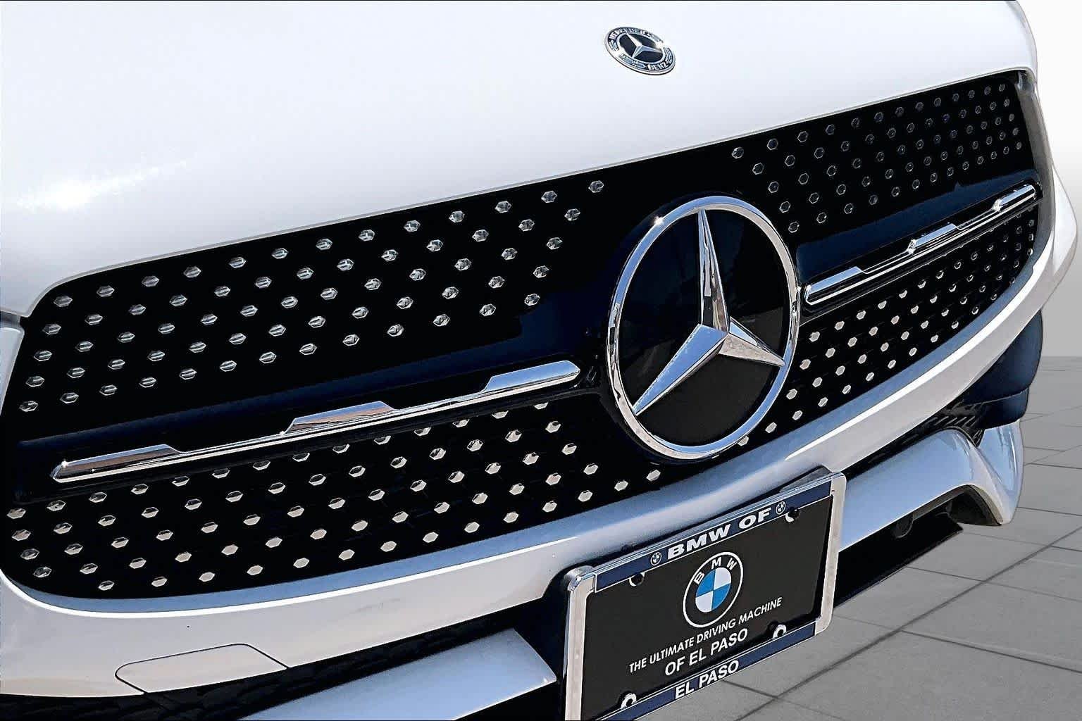 Used 2022 Polar White Mercedes-Benz GLC 300 image 29