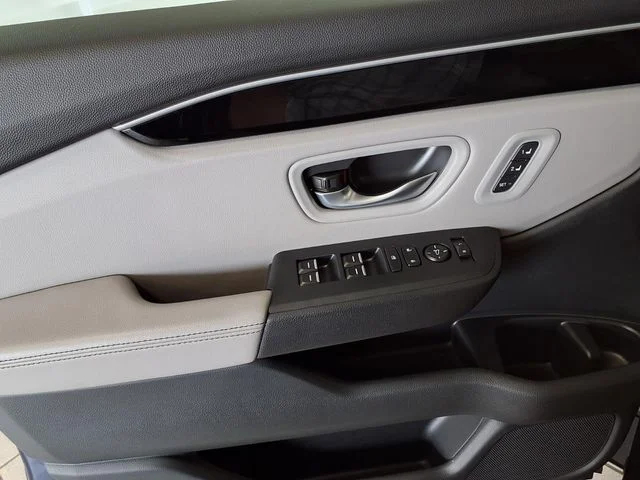 2025 Honda Pilot EX-L - Photo 17