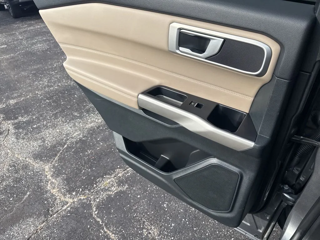 2023 Ford Explorer XLT - Photo 29