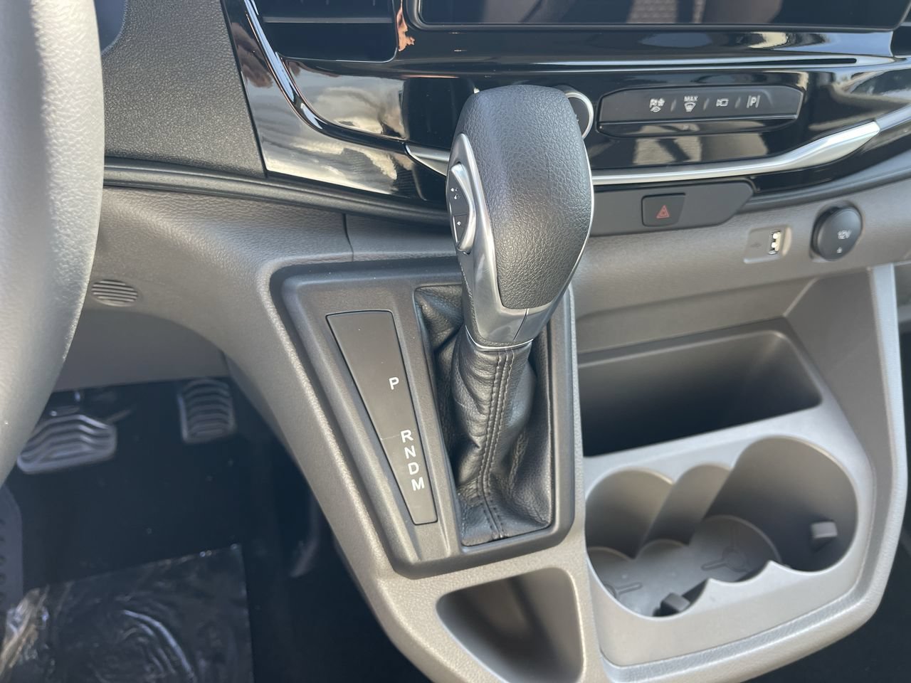 New 2026 Oxford White Ford XLT image 19