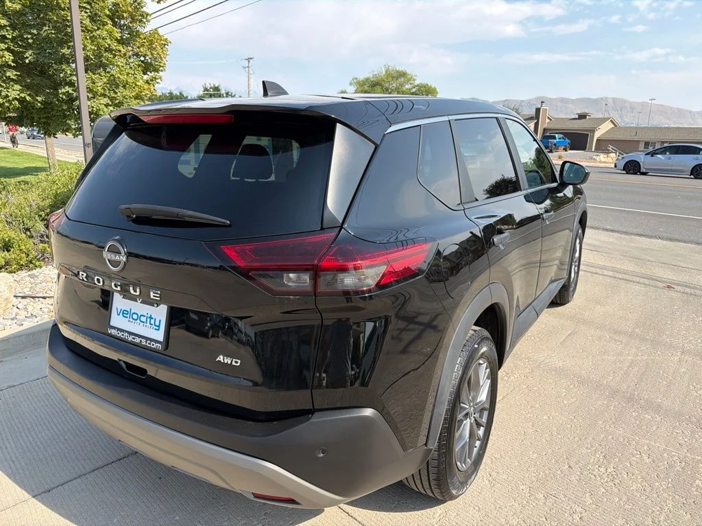 Used 2023 Black Nissan S image 5