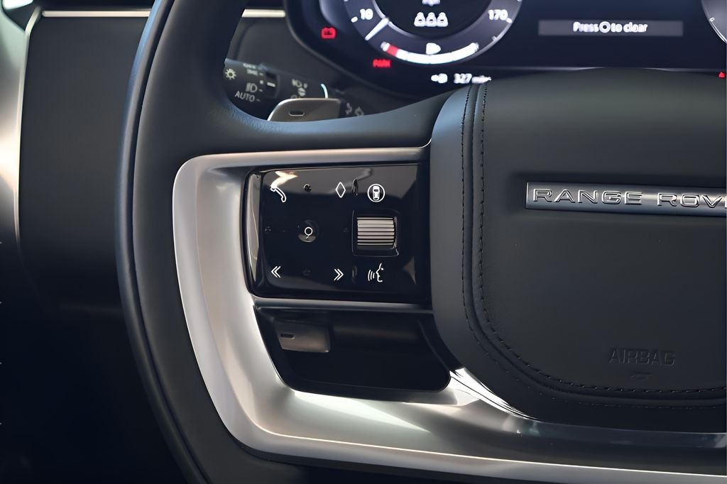 2025 Land Rover Range Rover SE - Photo 16