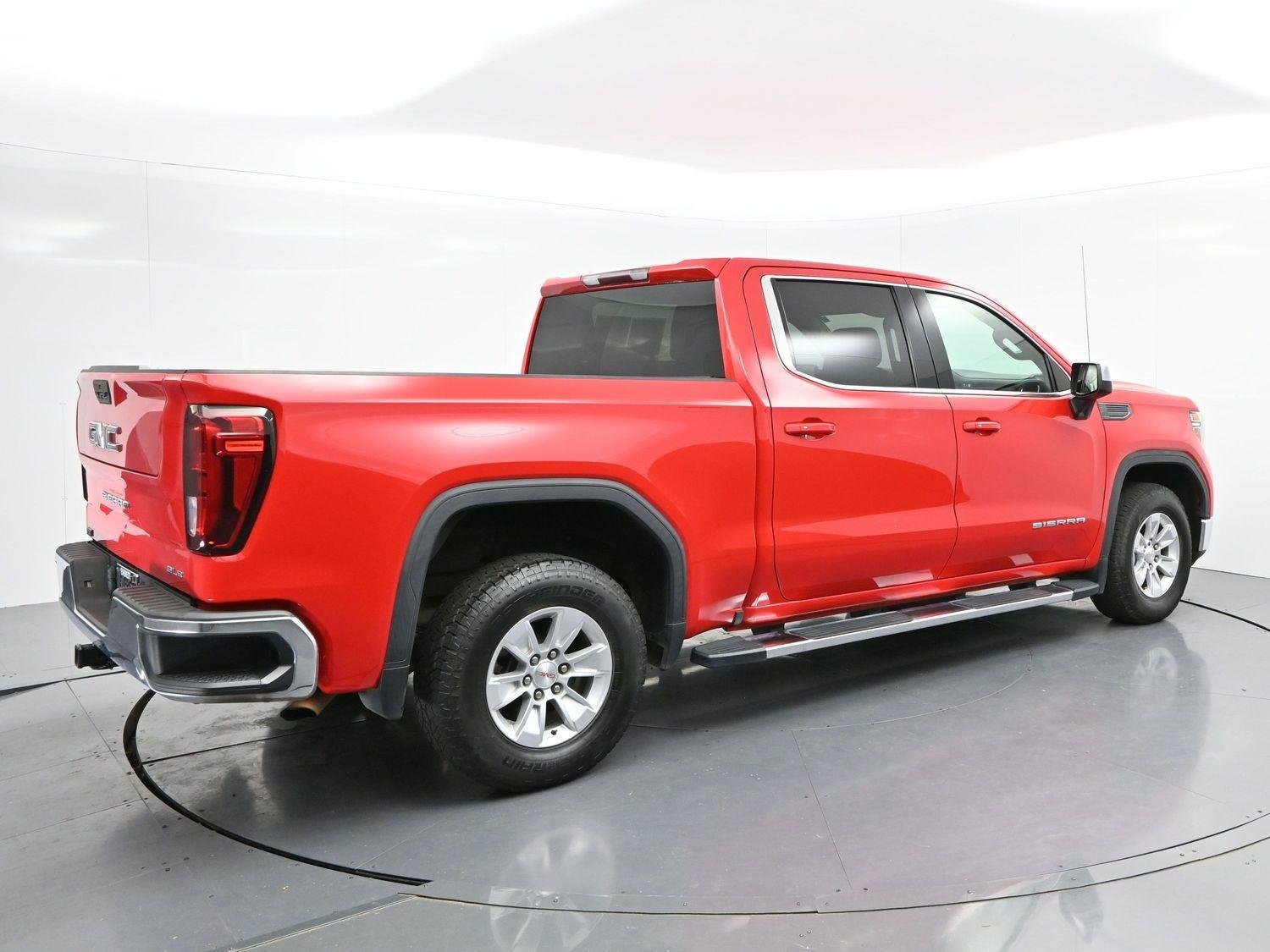 Used 2022 Cardinal Red GMC SLE image 7