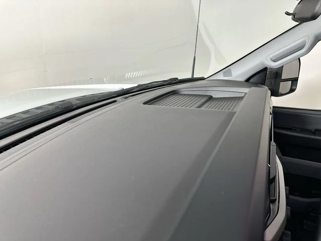 New 2025 Oxford White Ford XL image 9