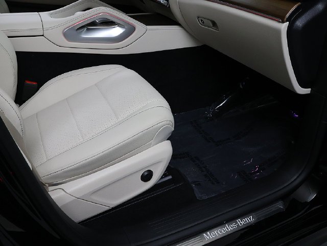 Certified Used 2026 Black Mercedes-Benz GLE 350 image 38