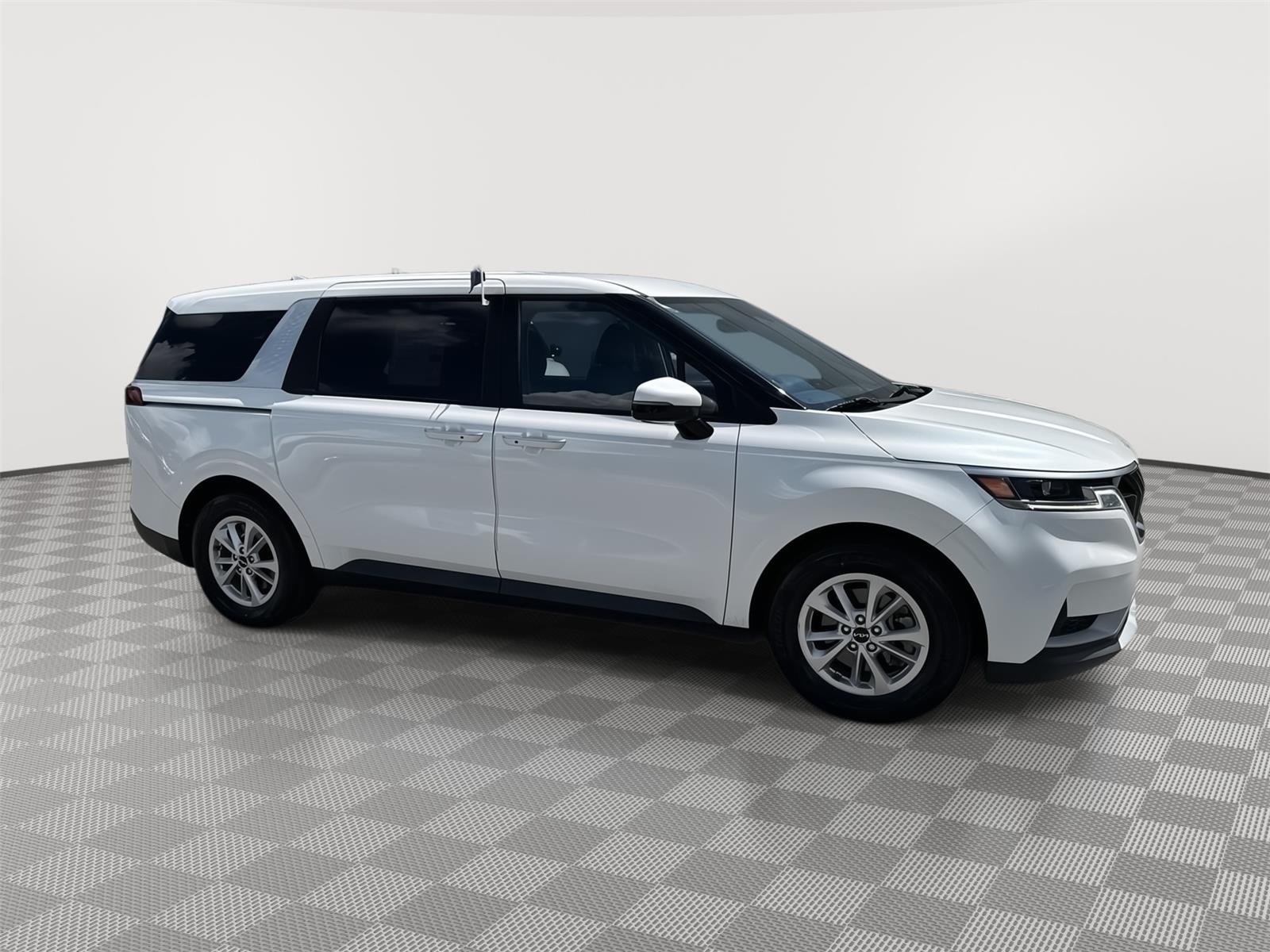 Certified Used 2024 Snow White Pearl Kia LX image 3