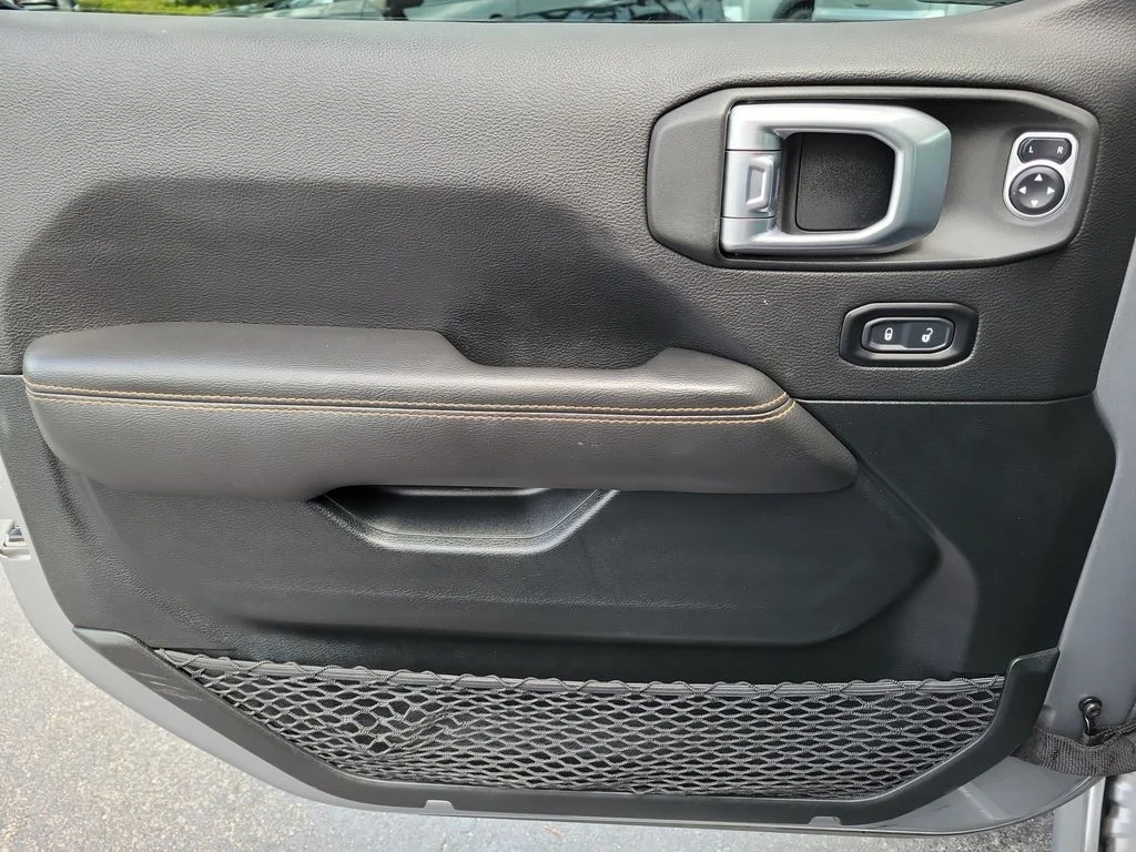 Used 2021 Silver Jeep Overland image 21