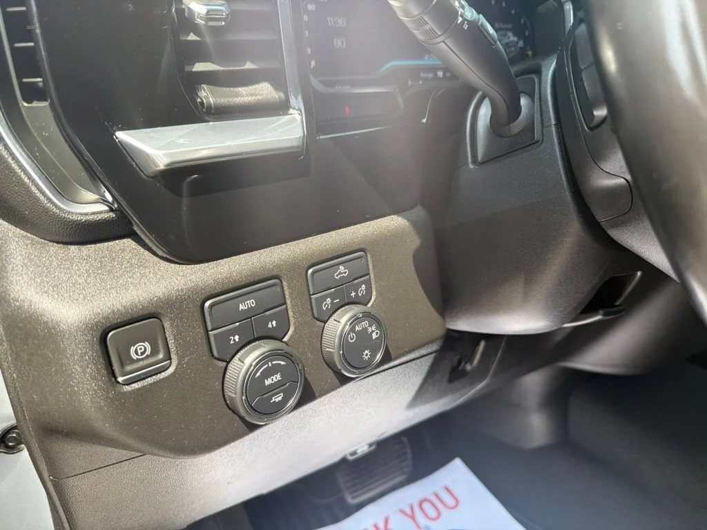 2022 Chevrolet Silverado 1500 LT - Photo 24