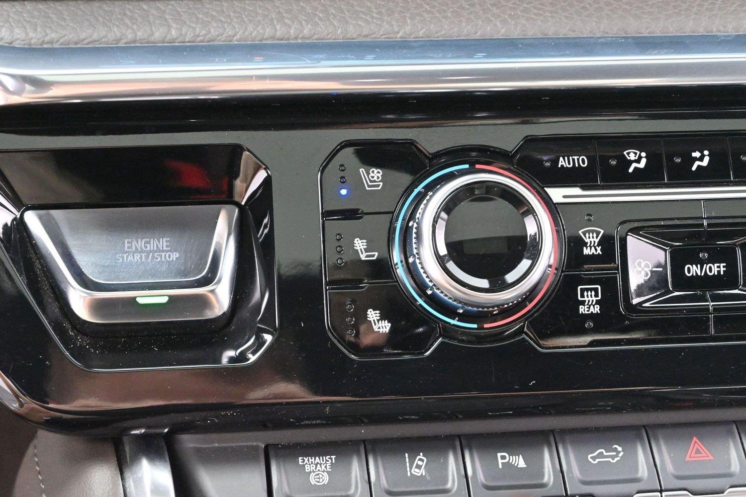 Used 2025 White Frost Tricoat GMC Denali image 23