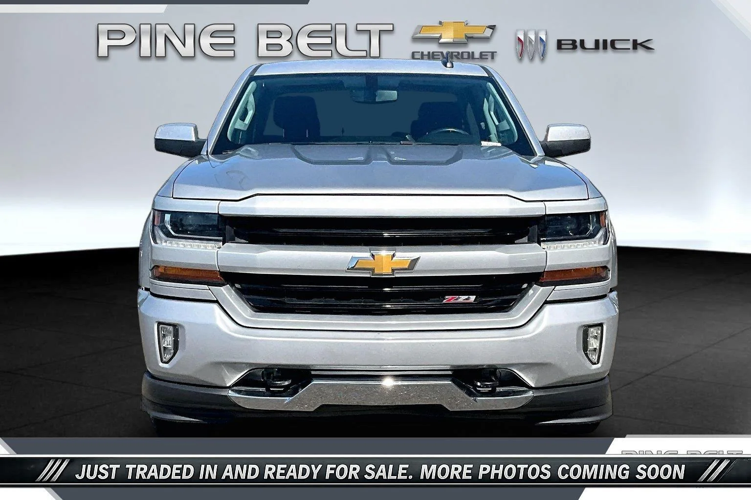 Used 2018 Silver Ice Metallic Chevrolet LT image 3