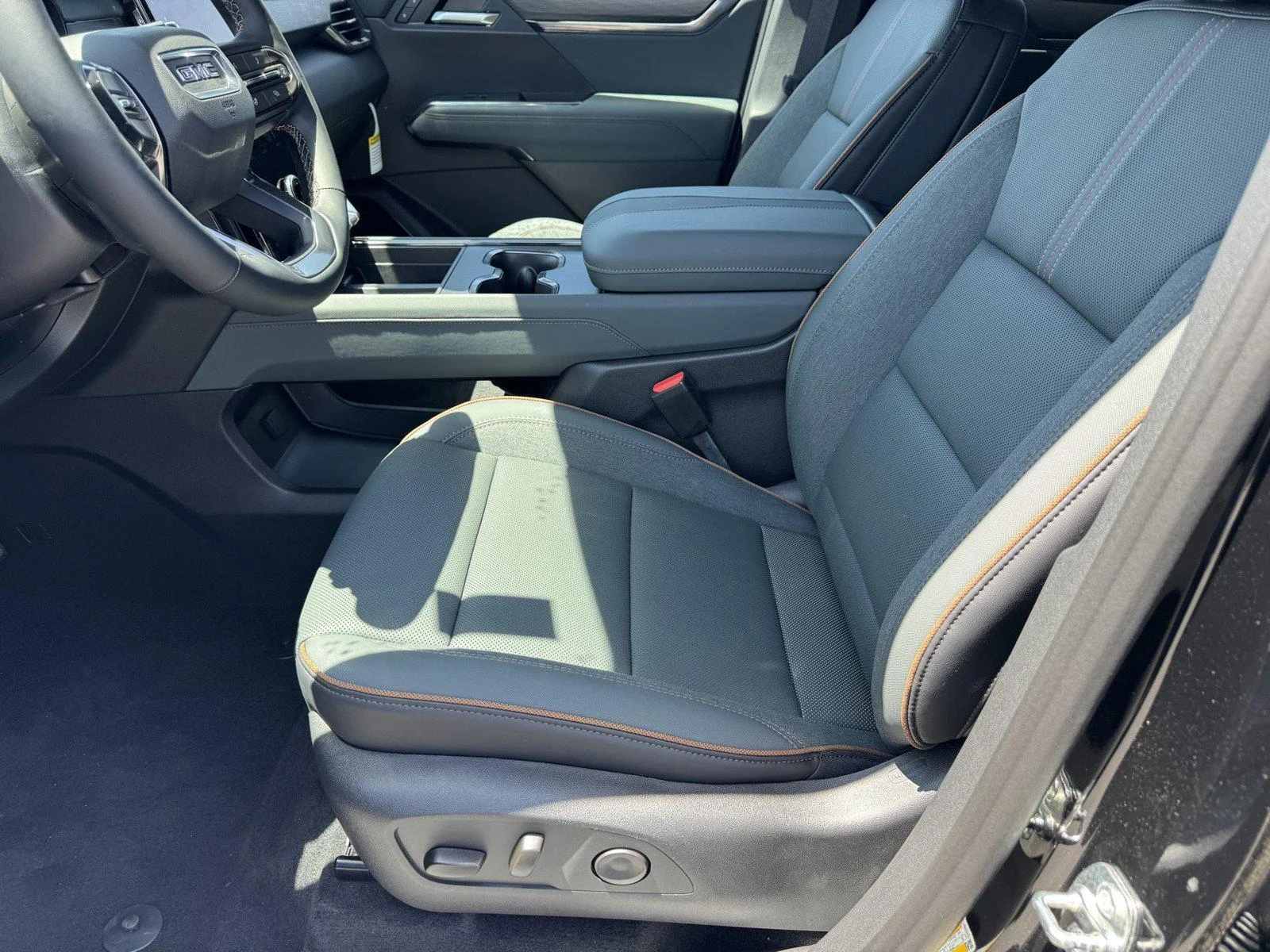 New 2026 Ebony Twilight Metallic GMC AT4 image 16