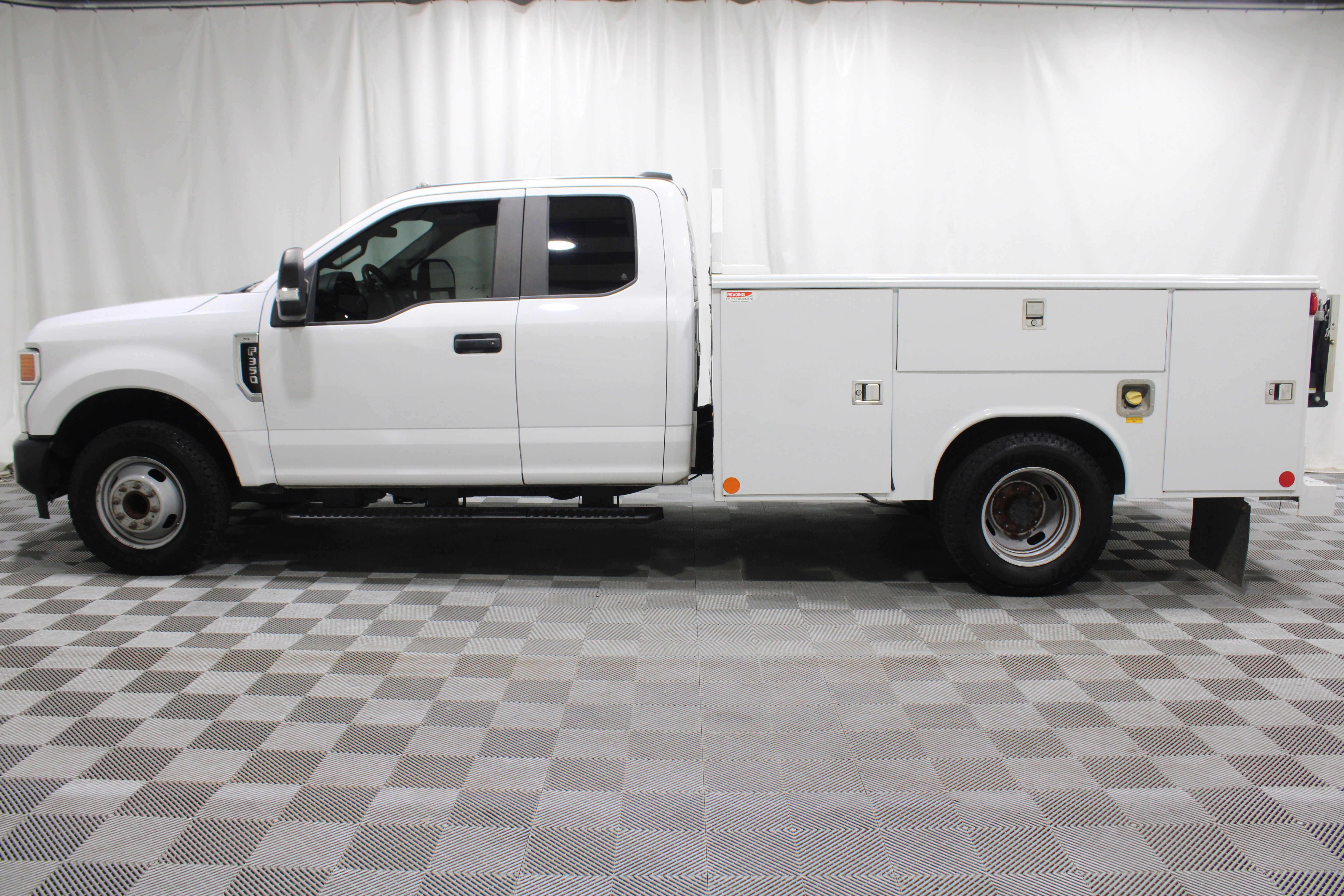 2020 Ford F-350 Super Duty Chassis Cab XL - Photo 28