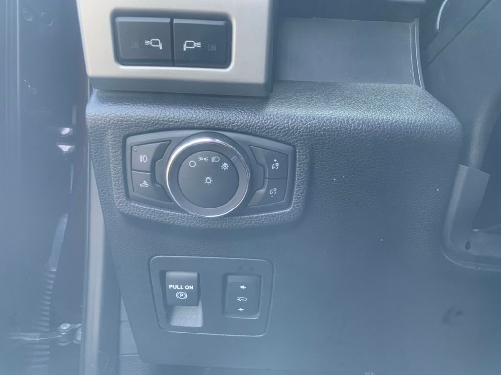 Used 2019 Magma Red Ford Lariat image 16