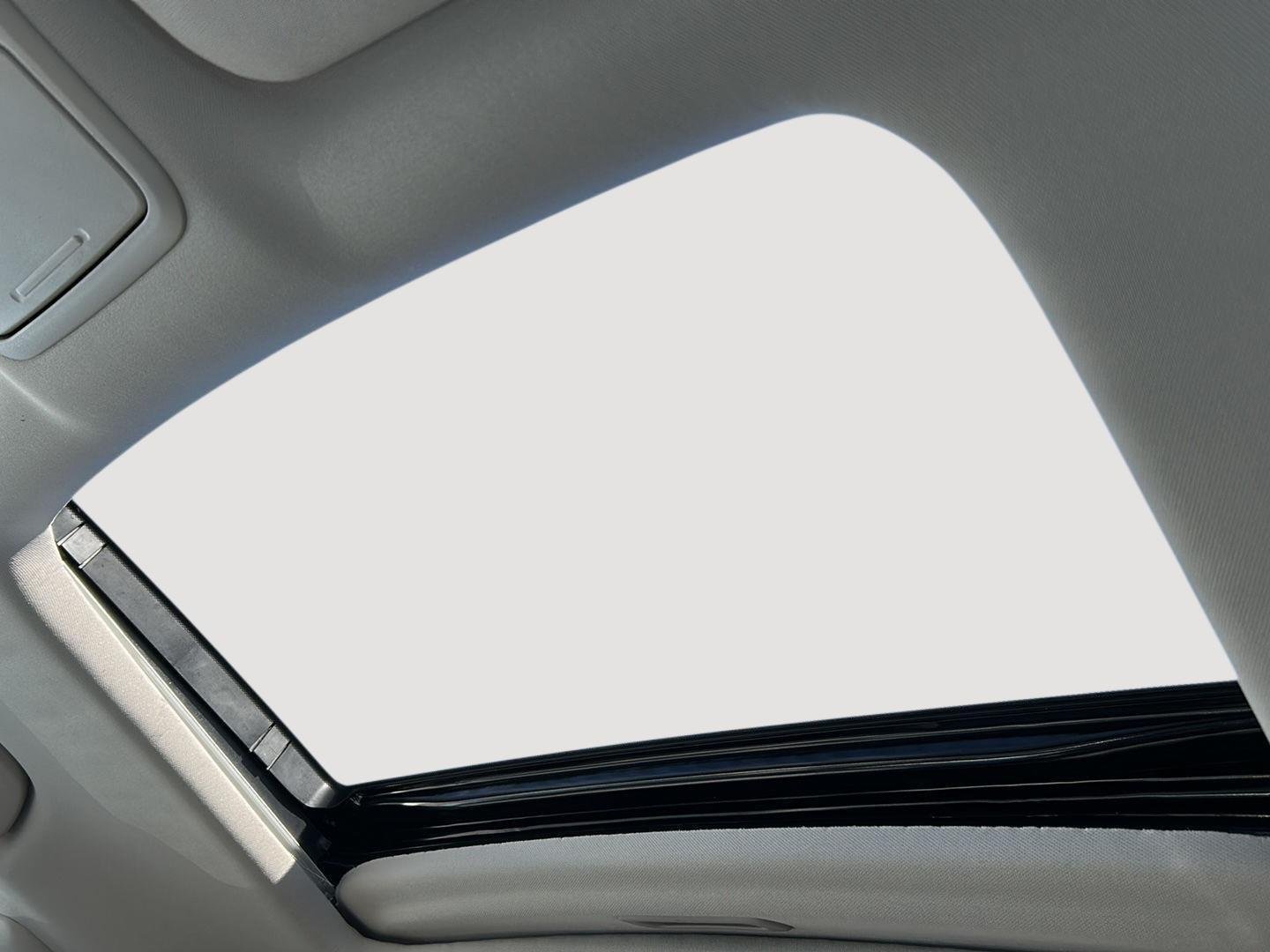 New 2026 Solar Silver Metallic Honda Touring image 10