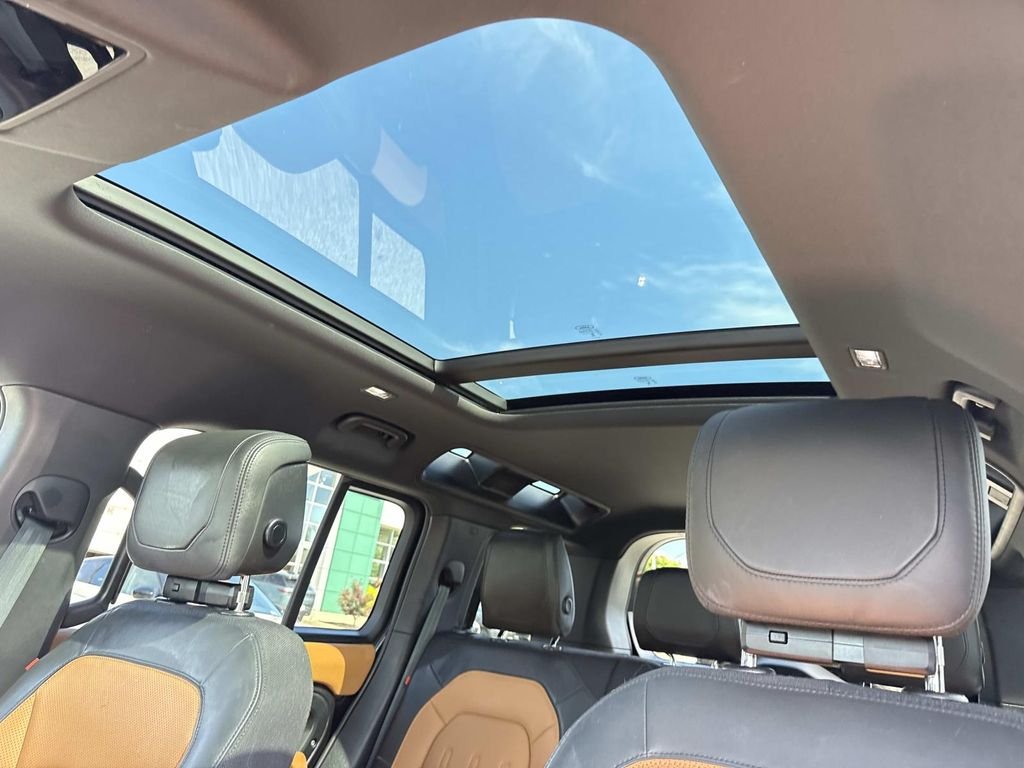 Used 2024 Gray Land Rover X image 23