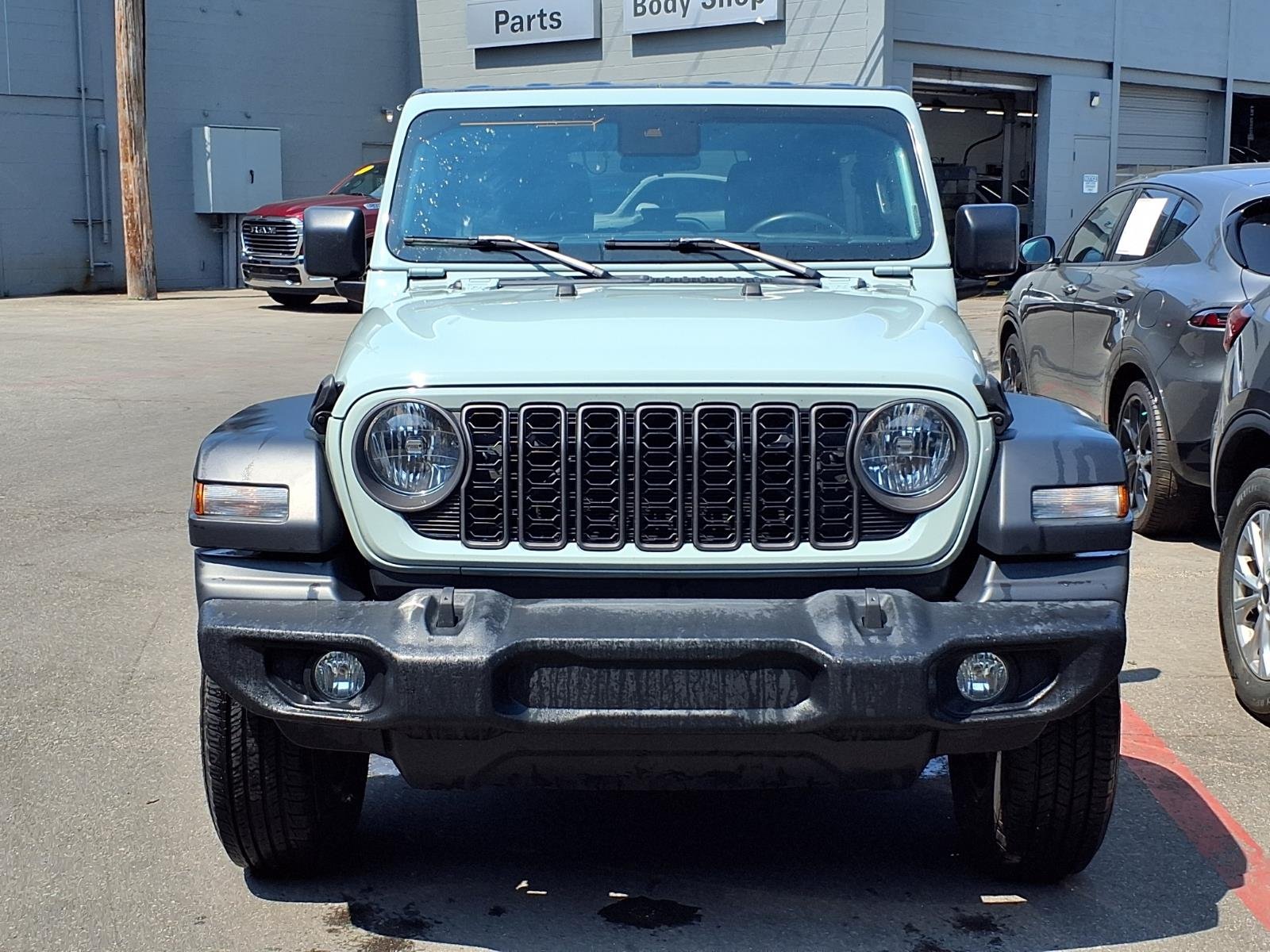 Used 2024 Earl Clear Coat Jeep Sport image 18