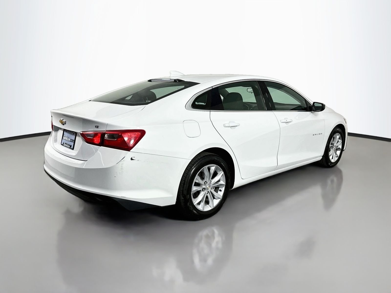 Used 2023 Summit White Chevrolet LT image 8