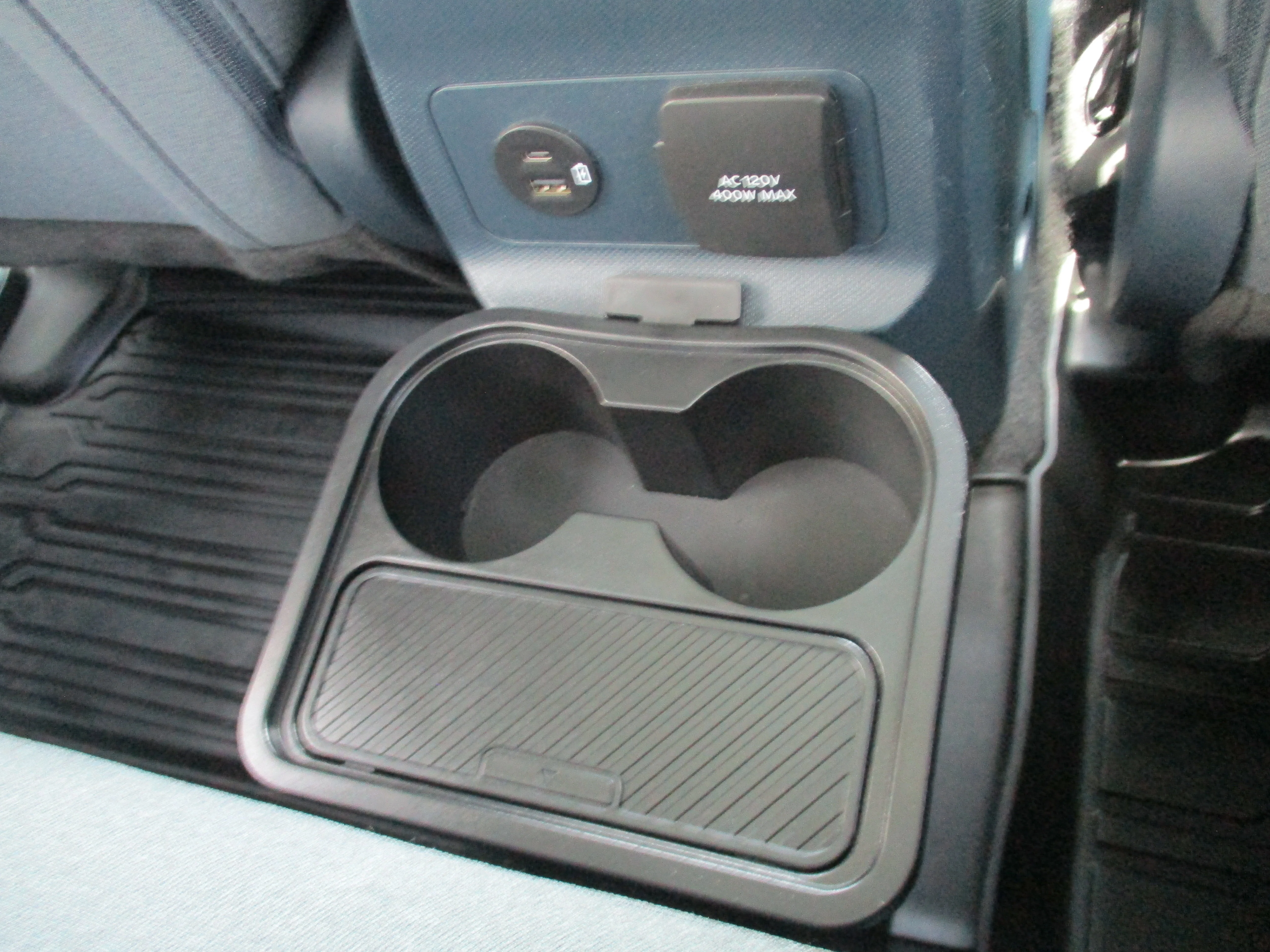 Used 2022 Area 51 Ford XLT Hybrid FWD image 44