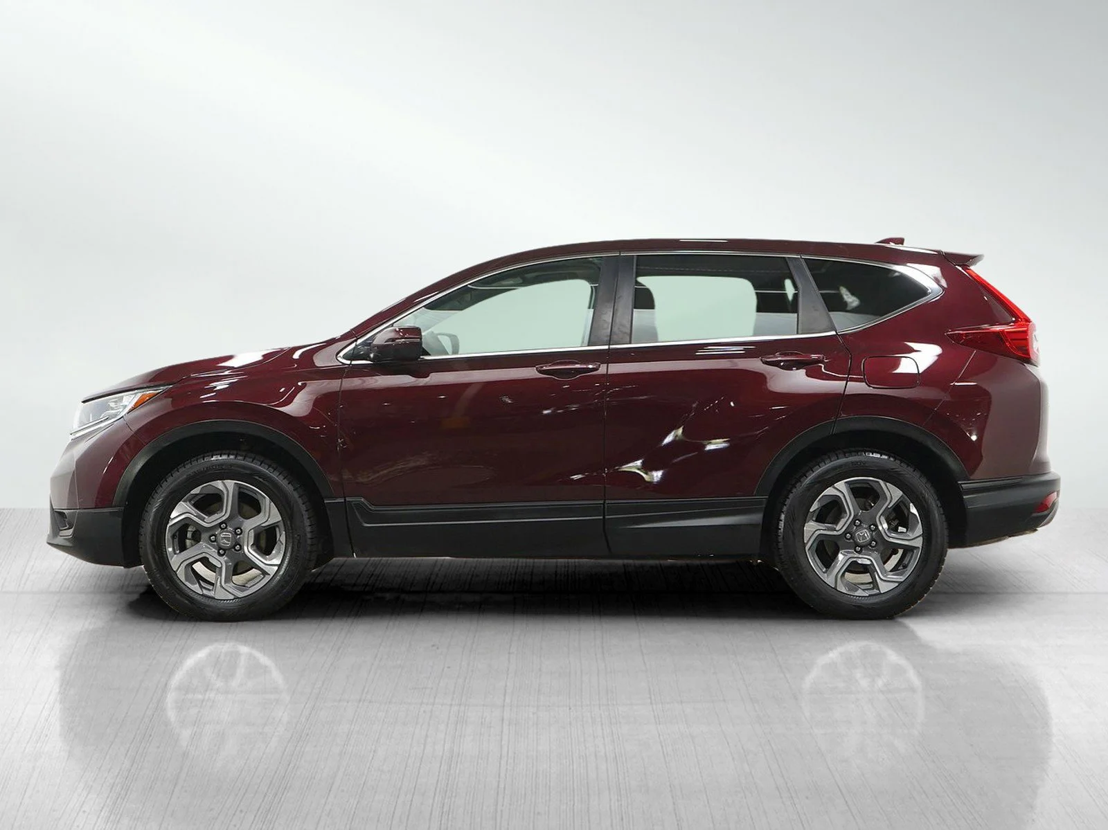 Used 2018 Honda CR-V EX with VIN 7FARW2H5XJE046282 for sale in Burnsville, Minnesota