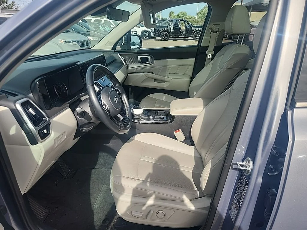 Used 2021 Silver Kia SX image 19