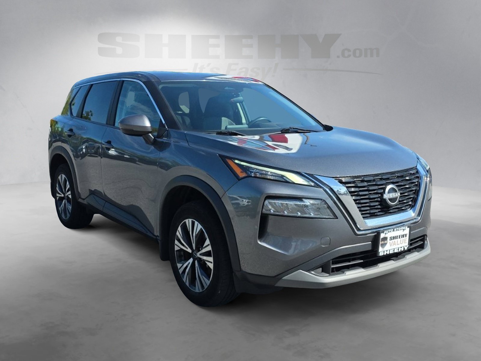 Used 2023 Gray Nissan SV image 2