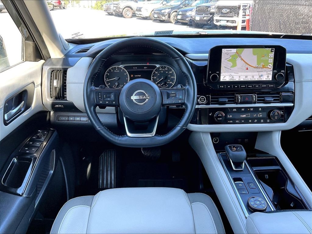 Used 2023 Super Black Nissan SL image 18