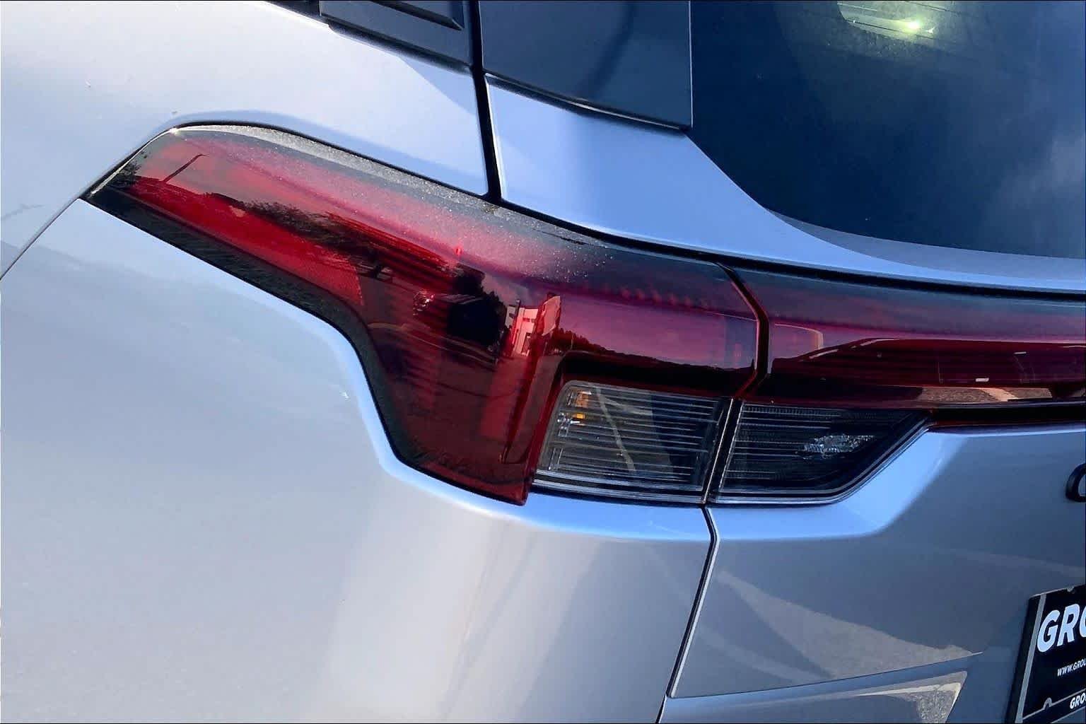 New 2026 ICE SILVER METALLIC Subaru Premium image 14