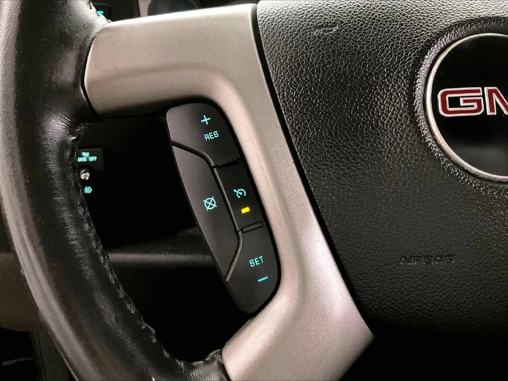 Used 2013 Black GMC SLE image 23