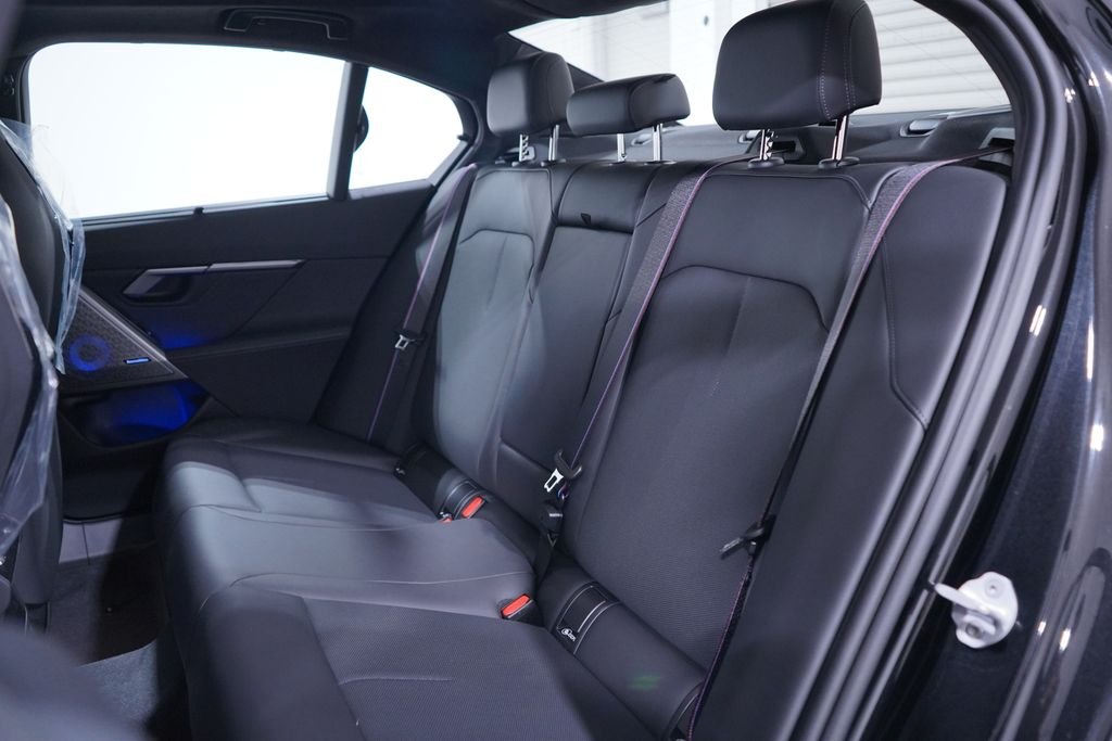 New 2027 Black Sapphire Metallic BMW Base image 13