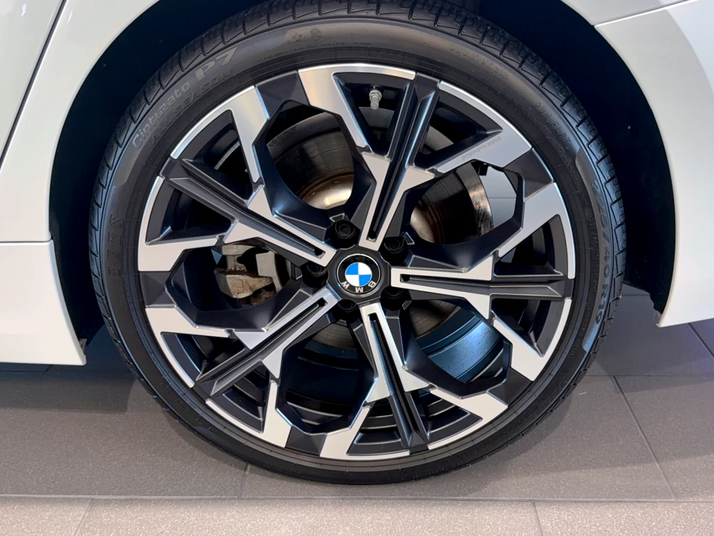 New 2025 Mineral White Metallic BMW 330i xDrive Sedan image 49