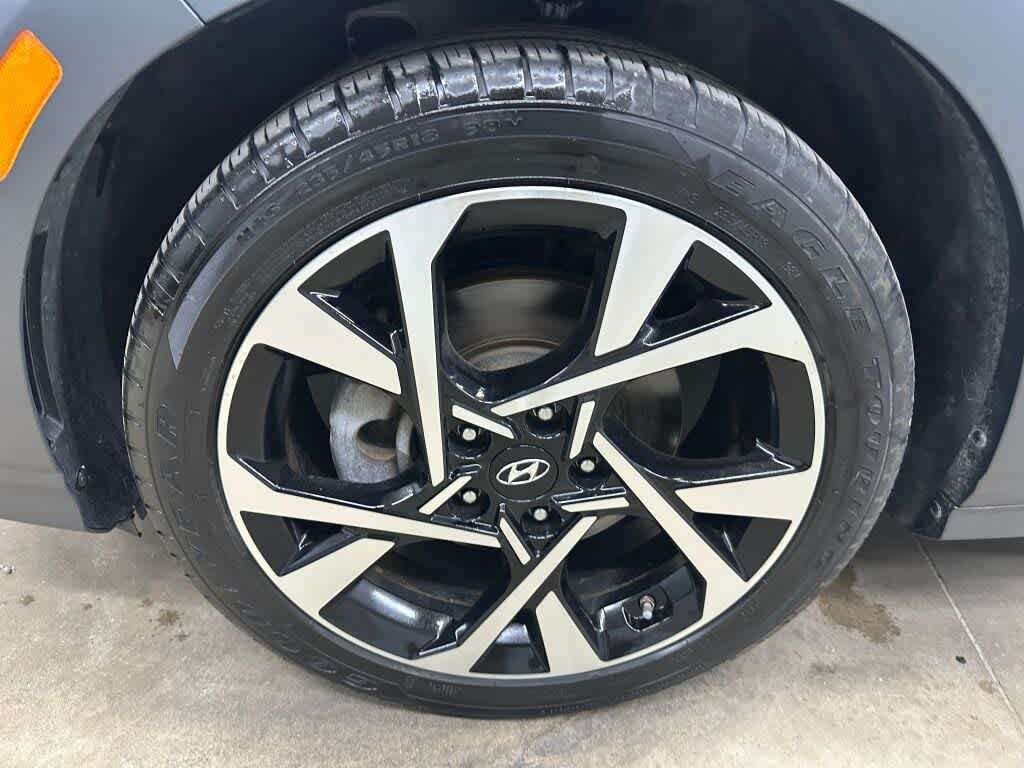 Used 2023 Cyber Silver Hyundai Limited image 42