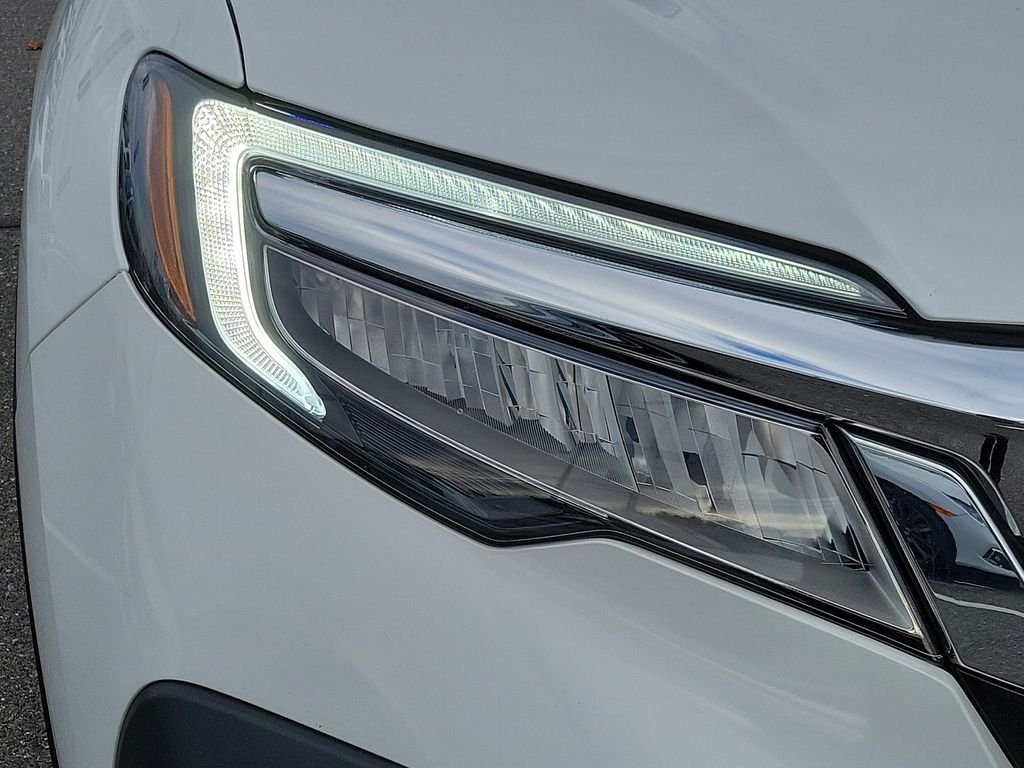 Certified Used 2020 Platinum White Pearl Honda Touring image 9