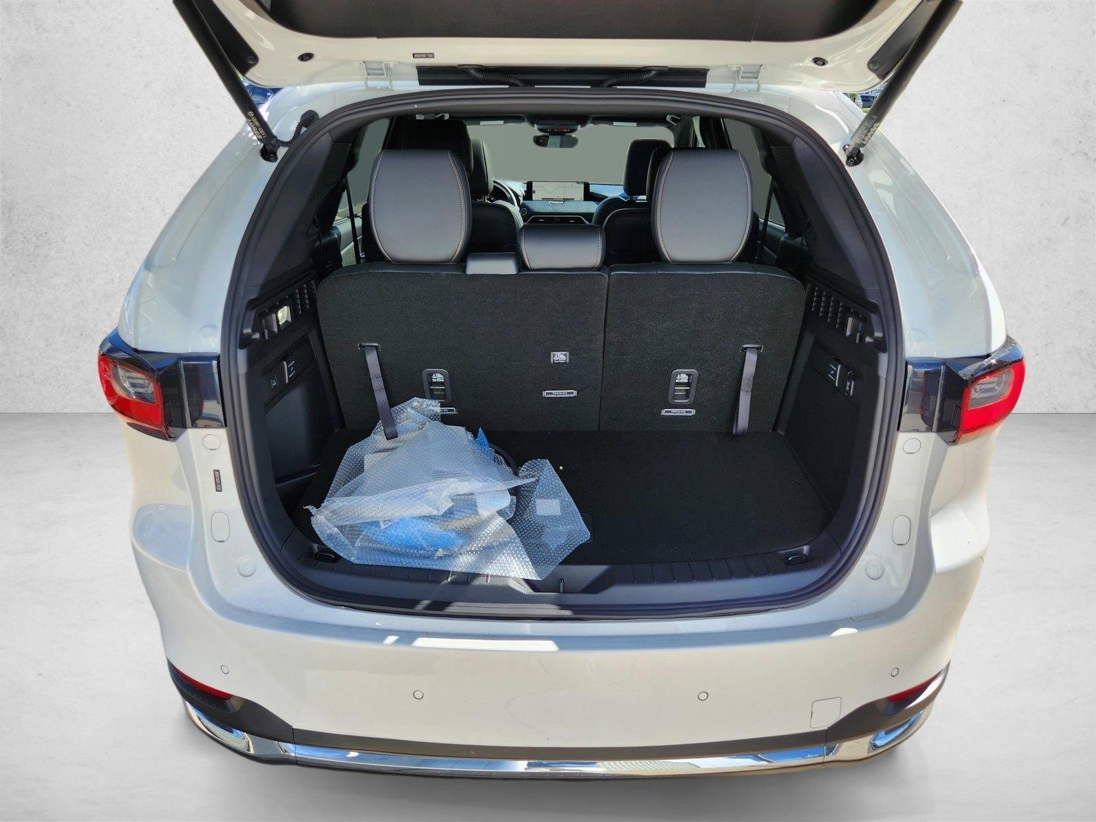 New 2026 Rhodium White Premium Mazda Premium Plus AWD image 14