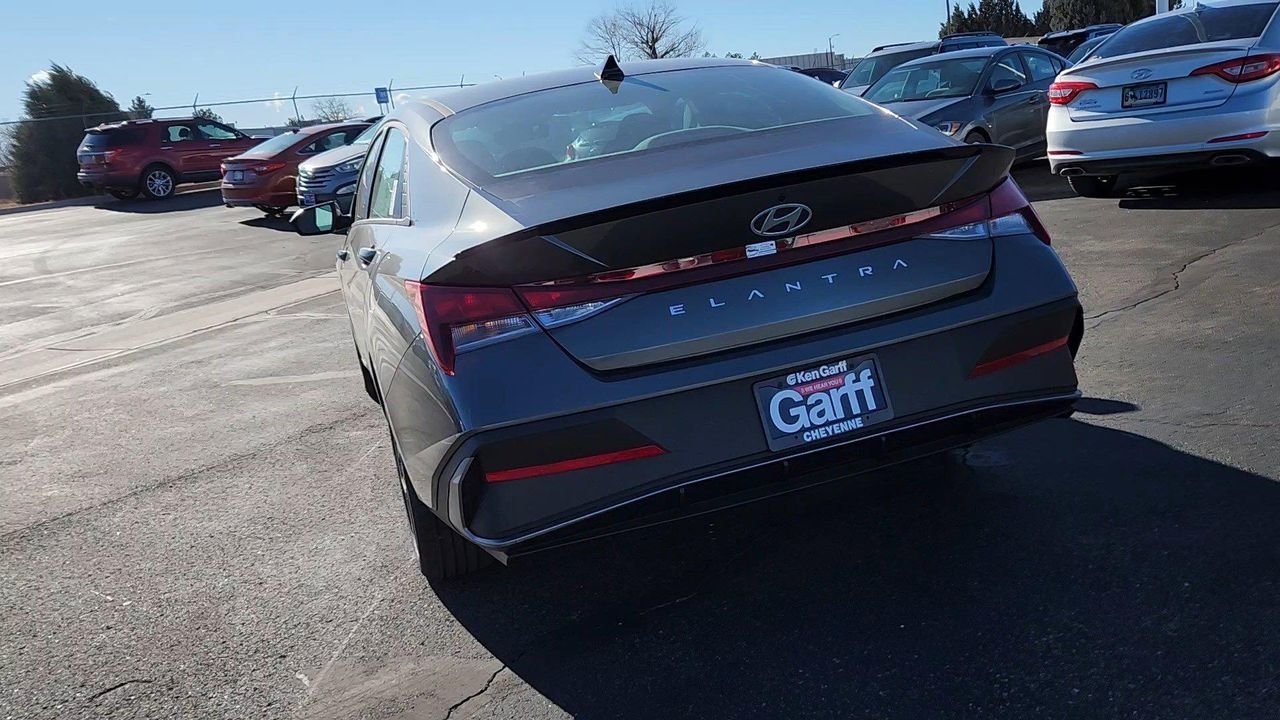 New 2026 Amazon Gray Hyundai SEL Sport image 2