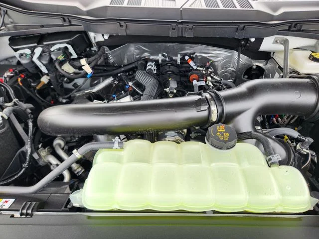 New 2026 Oxford White Ford XLT image 31