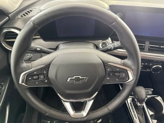 Used 2025 White Chevrolet ACTIV image 25