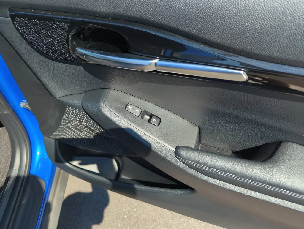 Used 2025 Blue Kia S image 33