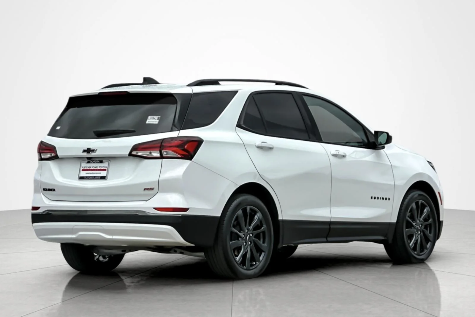 Used 2022 Summit White Chevrolet RS image 5