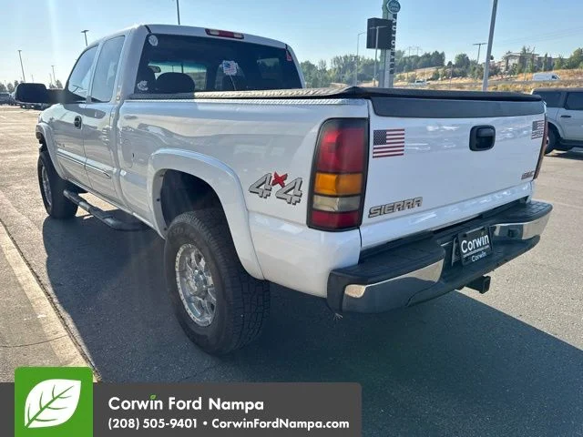 Used 2004 White GMC SLT image 4